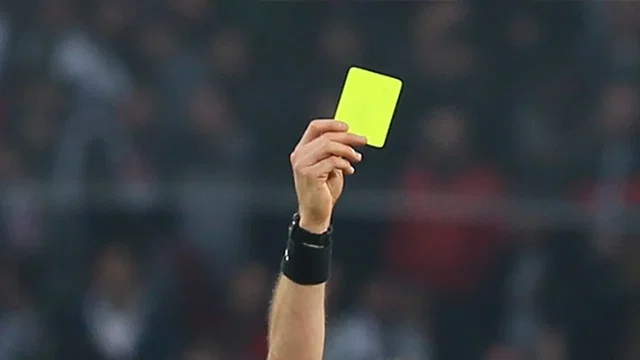Süper Lig'de sarı kart tehlikesi! Beşiktaş'ta üç futbolcu dikkat çekiyor...