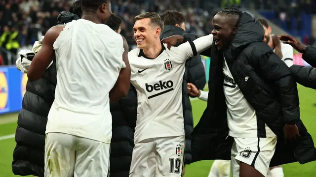 Beşiktaş'a büyük övgü: 'Daha önce böyle bir Türk takımı gördük mü?'