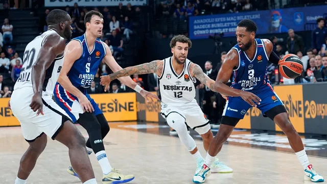 Beşiktaş derbide Anadolu Efes'e mağlup oldu...