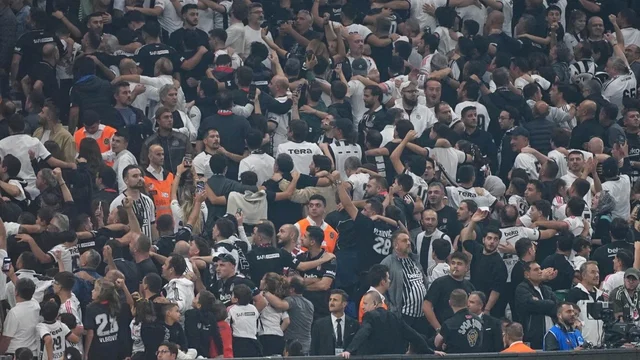 Beşiktaş-Başakşehir maçına taraftarlardan yoğun ilgi