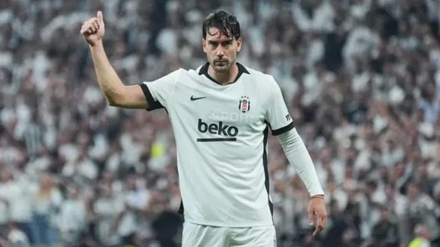 Kovacevic: "Juventus, Vlahovic'i tutmalıydı"