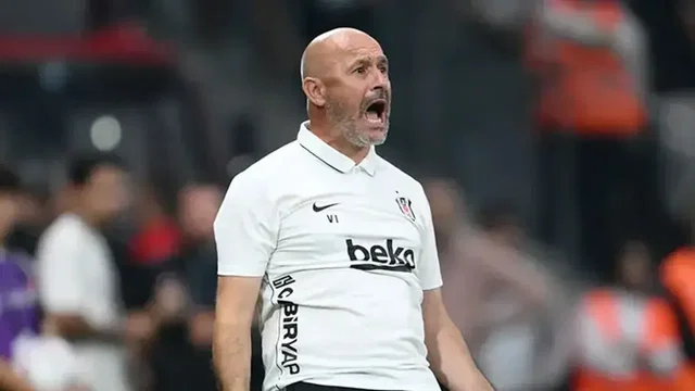 Italiano 77 dakika bekledi! Beşiktaş'ta geç gelen hamleler tartışılıyor