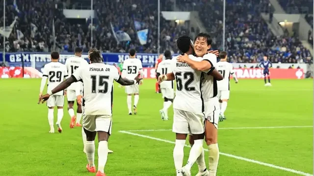 "Beşiktaş bazen 4-4-2 gibi oynuyor! Bekler ikinci forvet oluyor"